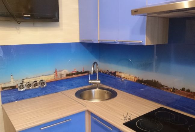 Стеклянная фото панель: панорамный вид с реки невы. россия, санкт-петербург, заказ #УТ-2288, Синяя кухня.