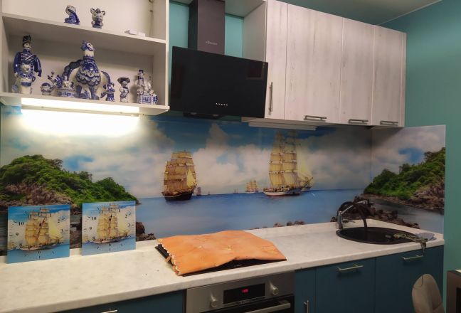 Стеклянная фото панель: парусники, заказ #ИНУТ-12178, Синяя кухня. Изображение 205622