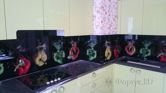 Скинали для кухни фото: перцы в воде, заказ #КРУТ-084, Желтая кухня.