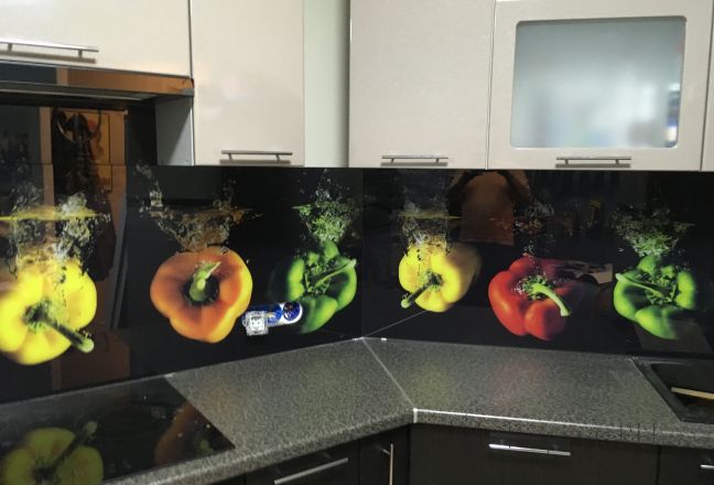 Скинали фото: перцы в воде, заказ #КРУТ-247, Черная кухня. Изображение 112122