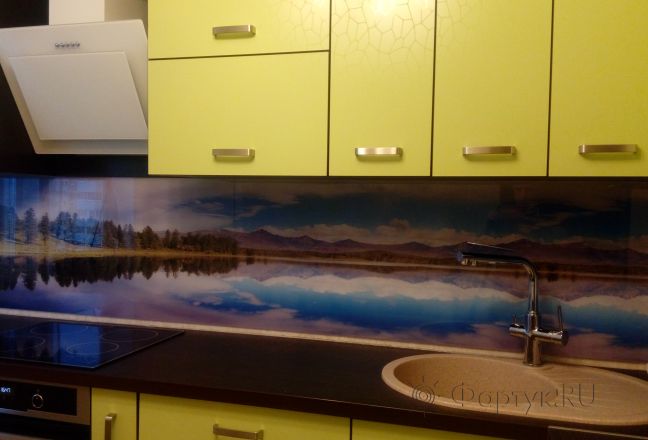 Скинали для кухни фото: пейзаж озеро и лес, заказ #ИНУТ-722, Желтая кухня. Изображение 185746
