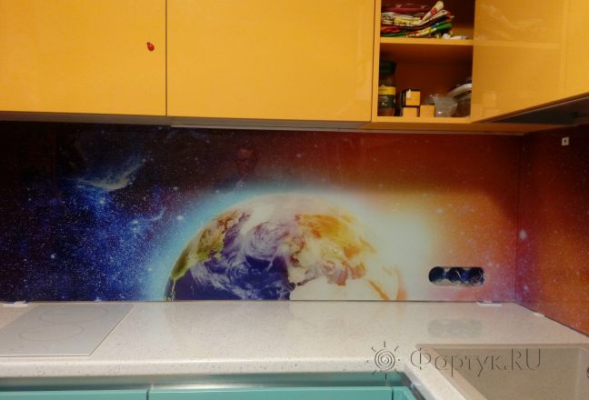 Фартук стекло фото: планета земля, заказ #ИНУТ-603, Оранжевая кухня.