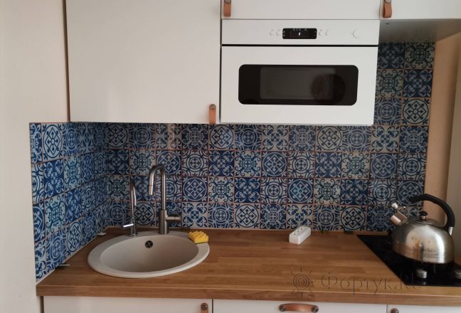 Фартук для кухни фото: плитка, марокканский орнамент, заказ #ИНУТ-11937, Белая кухня. Изображение 85762