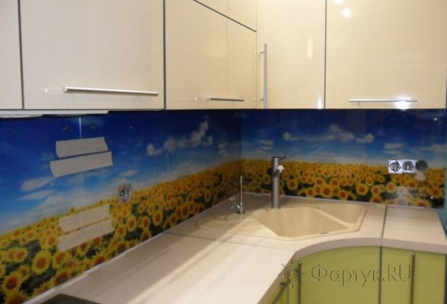 Скинали для кухни фото: поле подсолнухов с синим небом, заказ #УТ-296, Зеленая кухня.