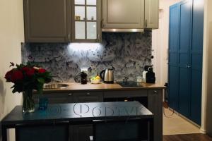 Стеновая панель фото: растительные узоры, заказ #ИНУТ-1078, Серая кухня.