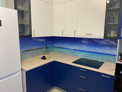 Стеклянная фото панель: райский остров, заказ #КРУТ-2975, Синяя кухня.