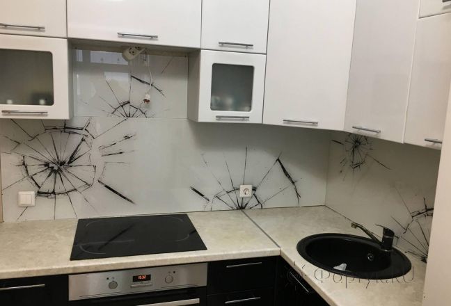Скинали фото: разбитое стекло, заказ #КРУТ-2081, Черная кухня. Изображение 110692