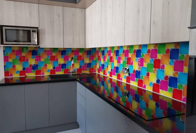 Стеновая панель фото: разноцветная мозаика, заказ #ИНУТ-8945, Серая кухня. Изображение 100768