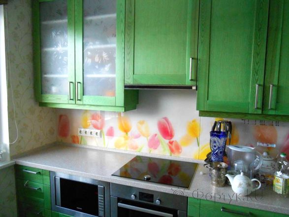 Скинали для кухни фото: разноцветные тюльпаны в теплых тонах, заказ #SK-1127, Зеленая кухня.
