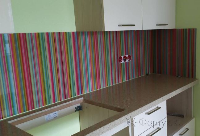 Фартук для кухни фото: разноцветные вертикальные линии, заказ #ИНУТ-3802, Белая кухня.