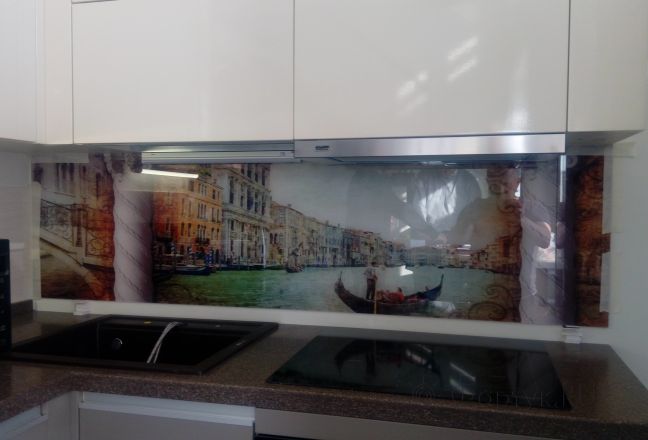 Фартук для кухни фото: река в городе, заказ #ИНУТ-1057, Белая кухня.