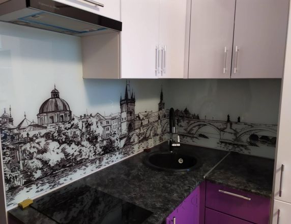 Фартук фото: рисованная прага, заказ #ИНУТ-4751, Фиолетовая кухня.