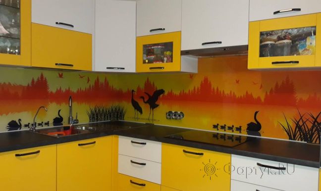 Скинали для кухни фото: рисованное озеро в закате, заказ #ИНУТ-2882, Желтая кухня.
