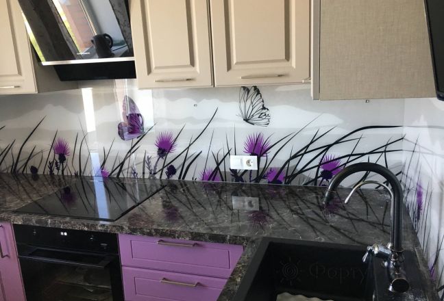 Фартук фото: рисованные бабочки на траве, заказ #КРУТ-2133, Фиолетовая кухня. Изображение 84962