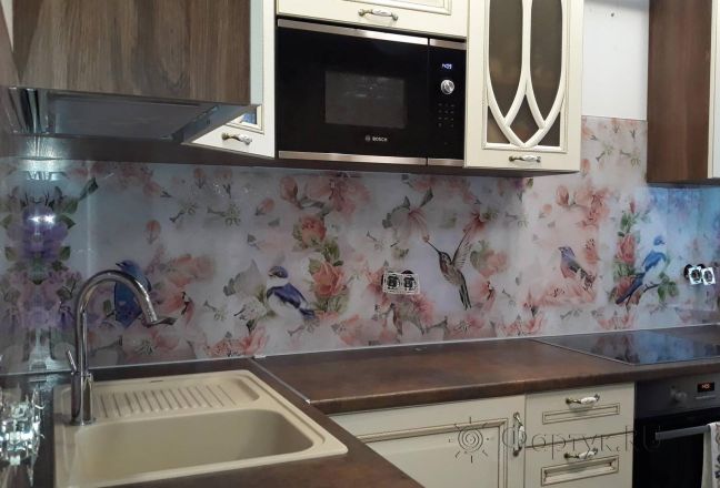 Скинали для кухни фото: рисованные птицы в цветах, заказ #ИНУТ-2449, Желтая кухня. Изображение 244826
