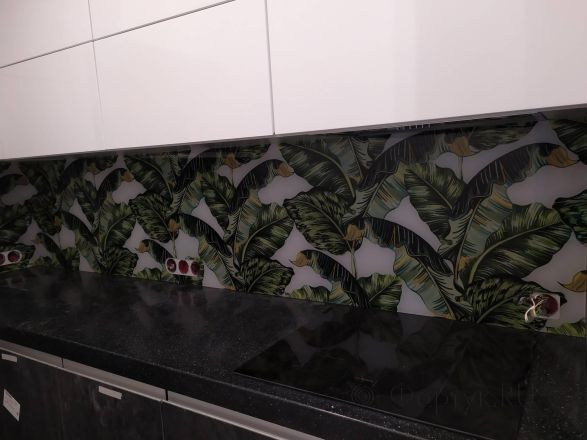 Фартук с фотопечатью фото: рисованные зеленые листья, заказ #ИНУТ-4692, Коричневая кухня.