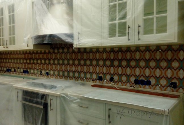 Фартук для кухни фото: рисунок в марокканском стиле, заказ #ИНУТ-327, Белая кухня. Изображение 85874