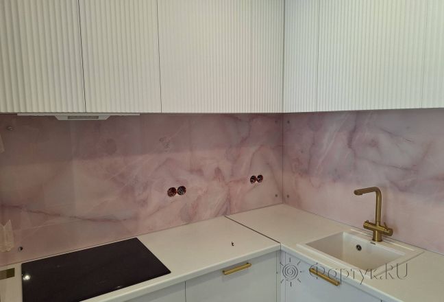 Фартук для кухни фото: розовый мрамор portoro, заказ #ГОУТ-208, Белая кухня. Изображение 348360
