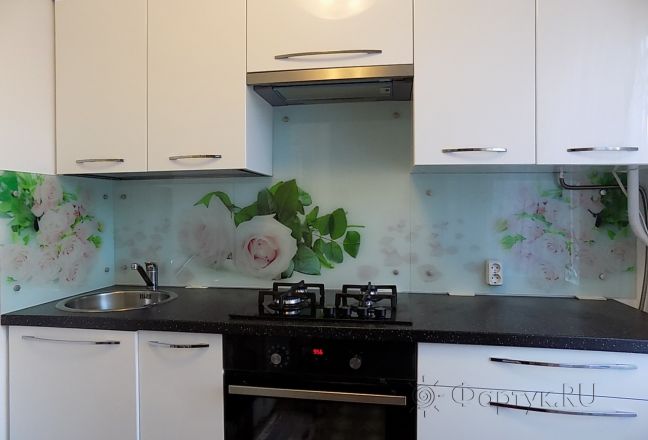 Фартук для кухни фото: розы на белом фоне, заказ #УТ-493, Белая кухня. Изображение 112644