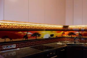 Фартук с фотопечатью фото: сафари, заказ #ГМУТ-263, Коричневая кухня.