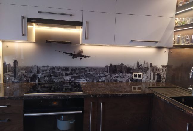 Фартук с фотопечатью фото: самолет над городом, заказ #ИНУТ-15006, Коричневая кухня.