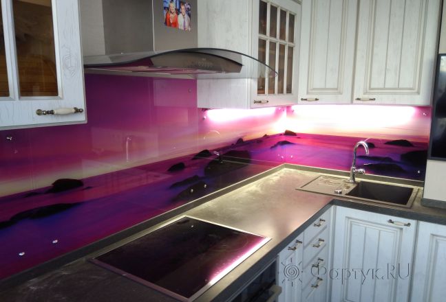 Фартук для кухни фото: скалы в розовой дымке заката, заказ #ИНУТ-305, Белая кухня. Изображение 201366