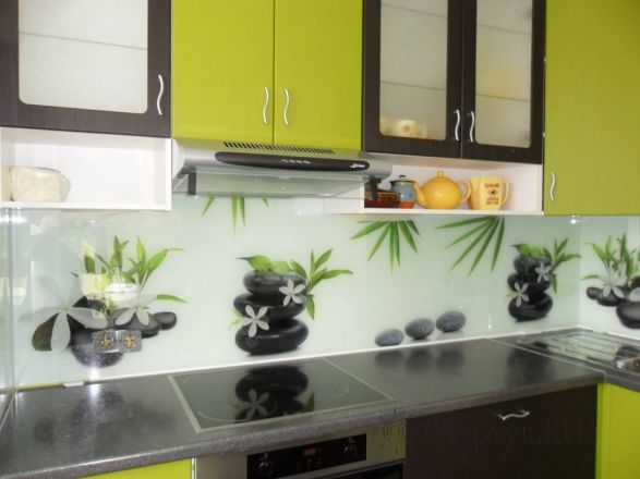 Скинали для кухни фото: спа-камни с белыми цветами., заказ #SN-244, Зеленая кухня.
