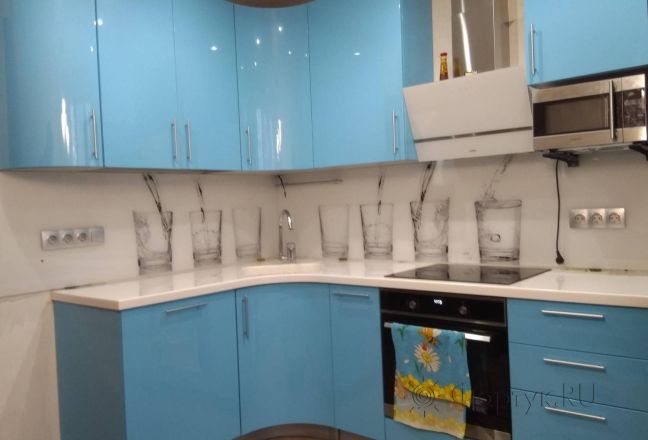 Стеклянная фото панель: стаканы с водой, заказ #ИНУТ-4788, Синяя кухня.