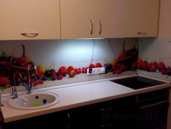 Фартук с фотопечатью фото: свежие фрукты и ягоды., заказ #S-1038, Коричневая кухня.