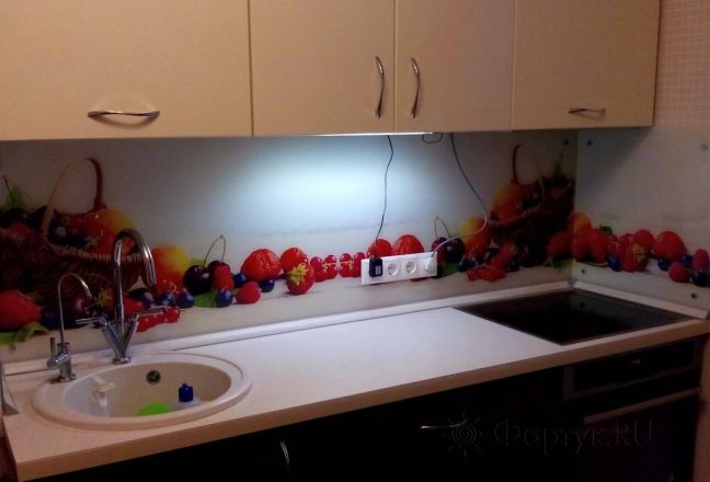 Фартук с фотопечатью фото: свежие фрукты и ягоды., заказ #S-1038, Коричневая кухня. Изображение 112374