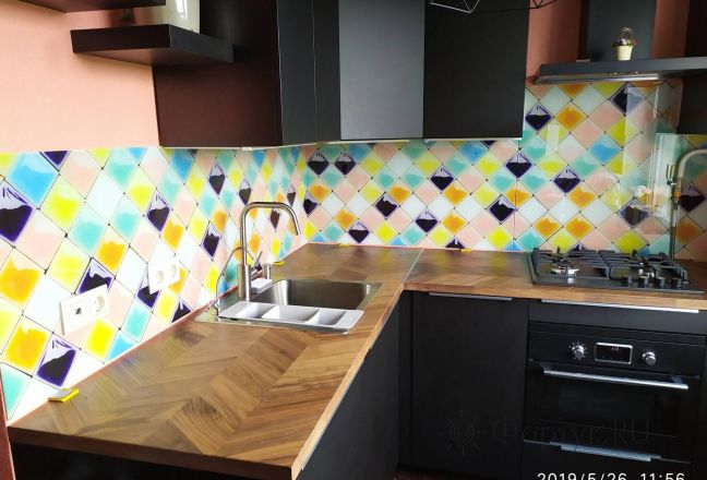 Стеновая панель фото: текстура плитки, заказ #ИНУТ-3657, Серая кухня. Изображение 184332