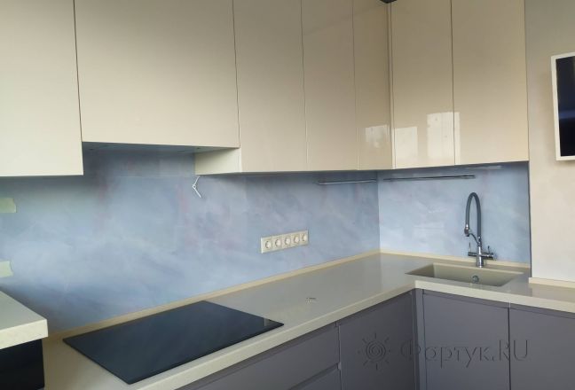 Стеновая панель фото: текстура светлого мрамора, заказ #ИНУТ-11764, Серая кухня. Изображение 347960