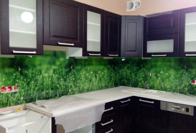 Фартук с фотопечатью фото: трава с росой, заказ #УТ-1238, Коричневая кухня. Изображение 180956