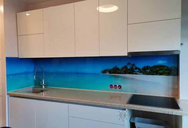Фартук для кухни фото: тропический остров, заказ #ИНУТ-9081, Белая кухня.
