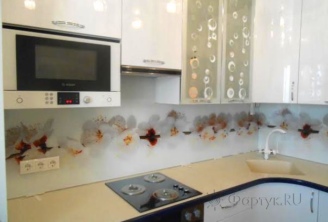 Фартук для кухни фото: цветущая вишня расположенная на белом фоне., заказ #SK-1007, Белая кухня. Изображение 112690
