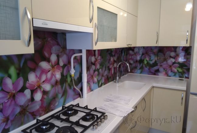 Фартук для кухни фото: цветущая яблоня, заказ #ИНУТ-825, Белая кухня. Изображение 112702