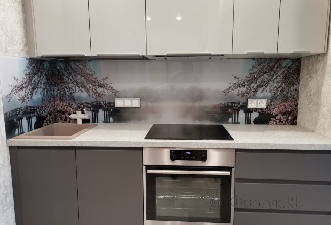 Стеновая панель фото: цветущие деревья в тумане, заказ #ИНУТ-10975, Серая кухня. Изображение 321992