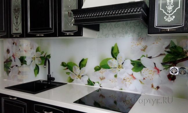 Скинали фото: цветущие ветки, заказ #ГМУТ-071, Черная кухня.