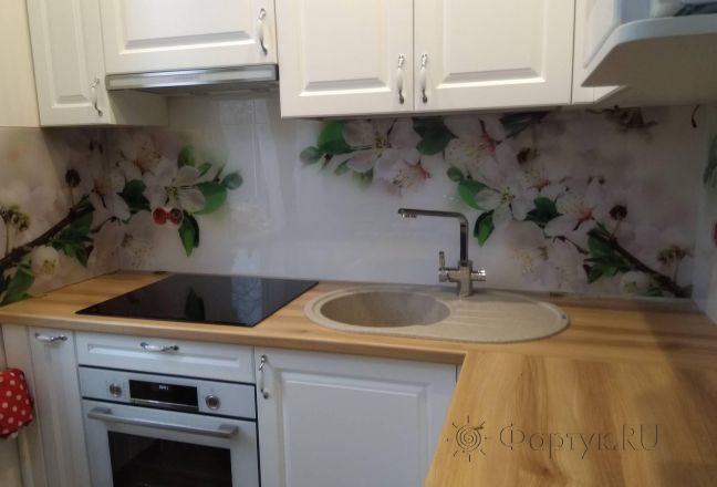 Фартук для кухни фото: цветущие ветки, заказ #ИНУТ-4621, Белая кухня. Изображение 189070