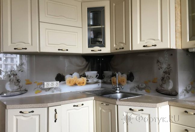 Скинали для кухни фото: цветы и чайный сервиз, заказ #КРУТ-2637, Желтая кухня.