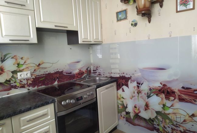 Фартук для кухни фото: цветы и кофе, заказ #ИНУТ-12477, Белая кухня. Изображение 278154