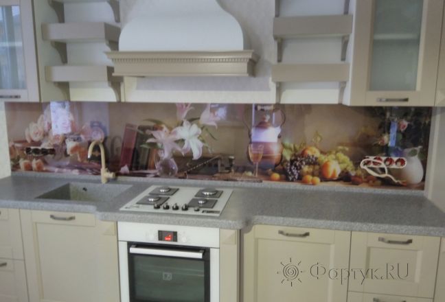 Фартук для кухни фото: цветы в вазах и фрукты на столе, заказ #ИНУТ-416, Белая кухня. Изображение 186220