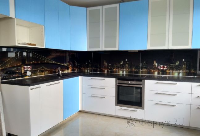 Стеклянная фото панель: вечерний бруклин, заказ #ИНУТ-1641, Синяя кухня. Изображение 111266