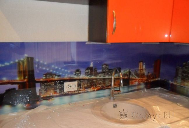 Фартук стекло фото: вечерний бруклинский мост, заказ #S-1332, Оранжевая кухня. Изображение 110840