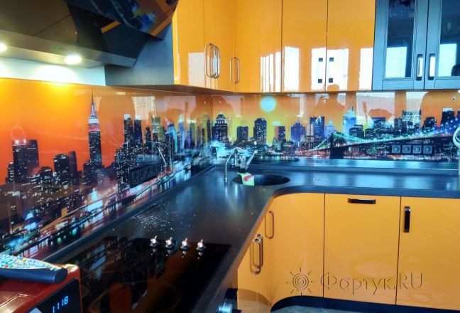 Фартук стекло фото: вечерний город, заказ #ИНУТ-2475, Оранжевая кухня.