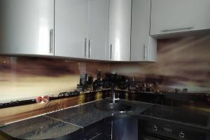 Стеновая панель фото: вечерний город, заказ #ИНУТ-5767, Серая кухня.