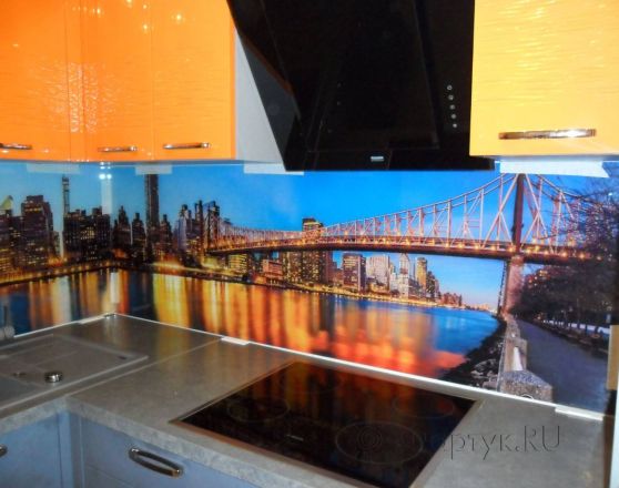 Фартук стекло фото: вечерний город, заказ #УТ-276, Оранжевая кухня.