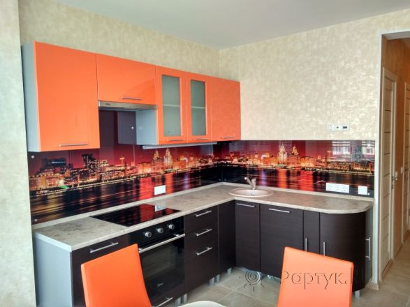 Фартук стекло фото: вечерний город в огнях, заказ #УТ-2250, Оранжевая кухня.