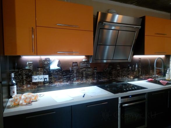 Фартук стекло фото: вечерний нью-йорк, заказ #КРУТ-670, Оранжевая кухня.