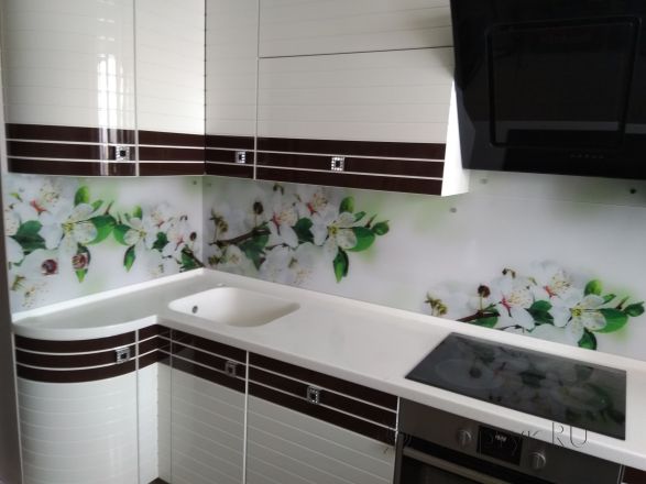 Фартук для кухни фото: ветка с белыми цветами, заказ #ИНУТ-1068, Белая кухня.